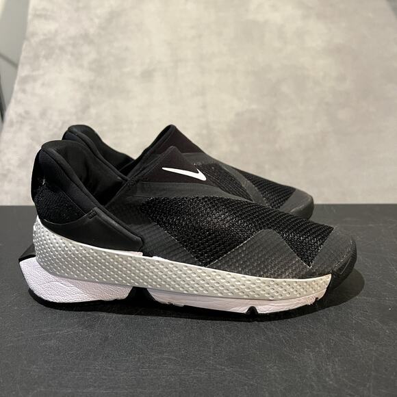 Nike Go FlyEase Shoes Womens Size 6.5 Black White DR5540-002 Hands Free Slip On - Picture 1 of 11